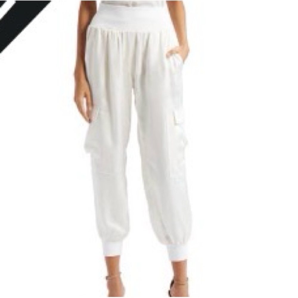 Cinq à Sept
Giles Cupro Crop
Cargo Joggers in ivory